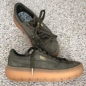 SALE Women’s Puma platform suede sneakers
